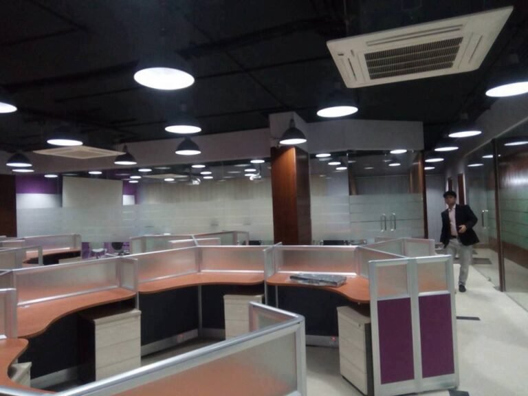 Curved Desk Workstation