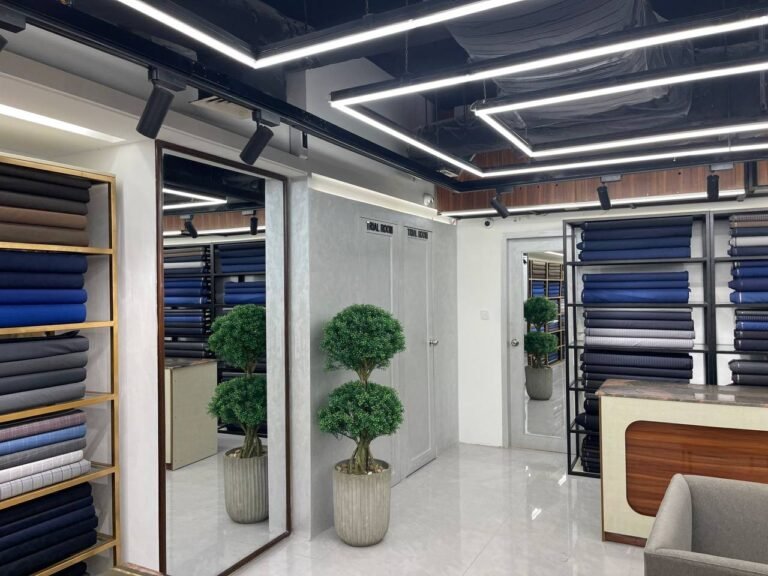 Fashion Showroom Ceiling Lighting