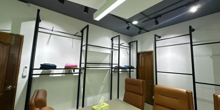 Readiant Sourcing Glass Meeting Room