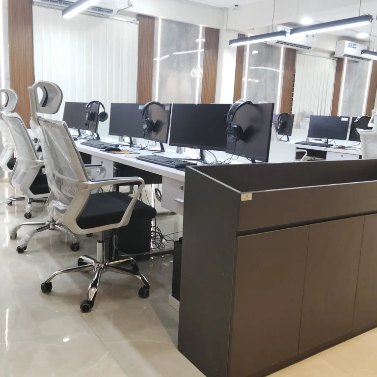 Future Link IT Workstation Area 04
