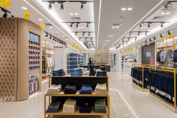 custom-clothing-display-interior