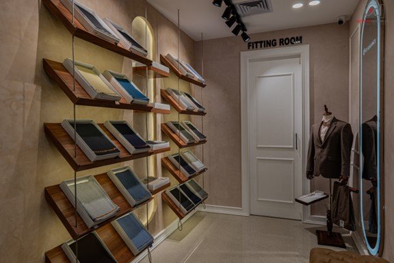 custom-fashion-display-shelves